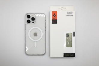 Clear MagSafe Case with White iPhone 16 Pro Max